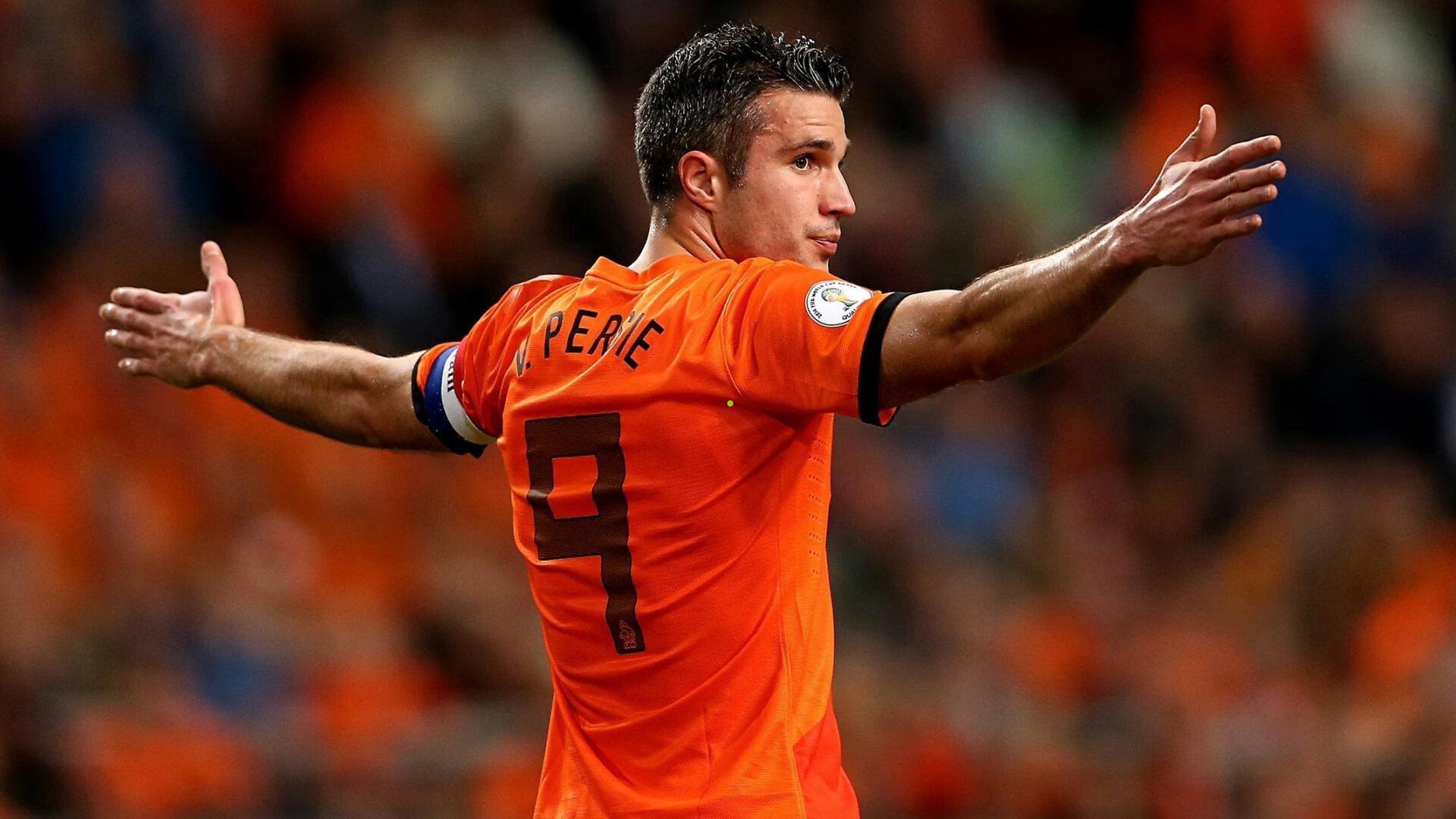 欧冠历史新里程碑，哈兰德前50场轰入52球登顶，范尼43球位列次席