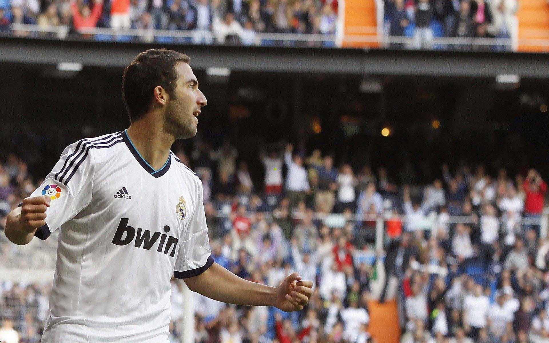 季后赛战鼓擂响，夏季赛夺冠热门队伍全面剖析